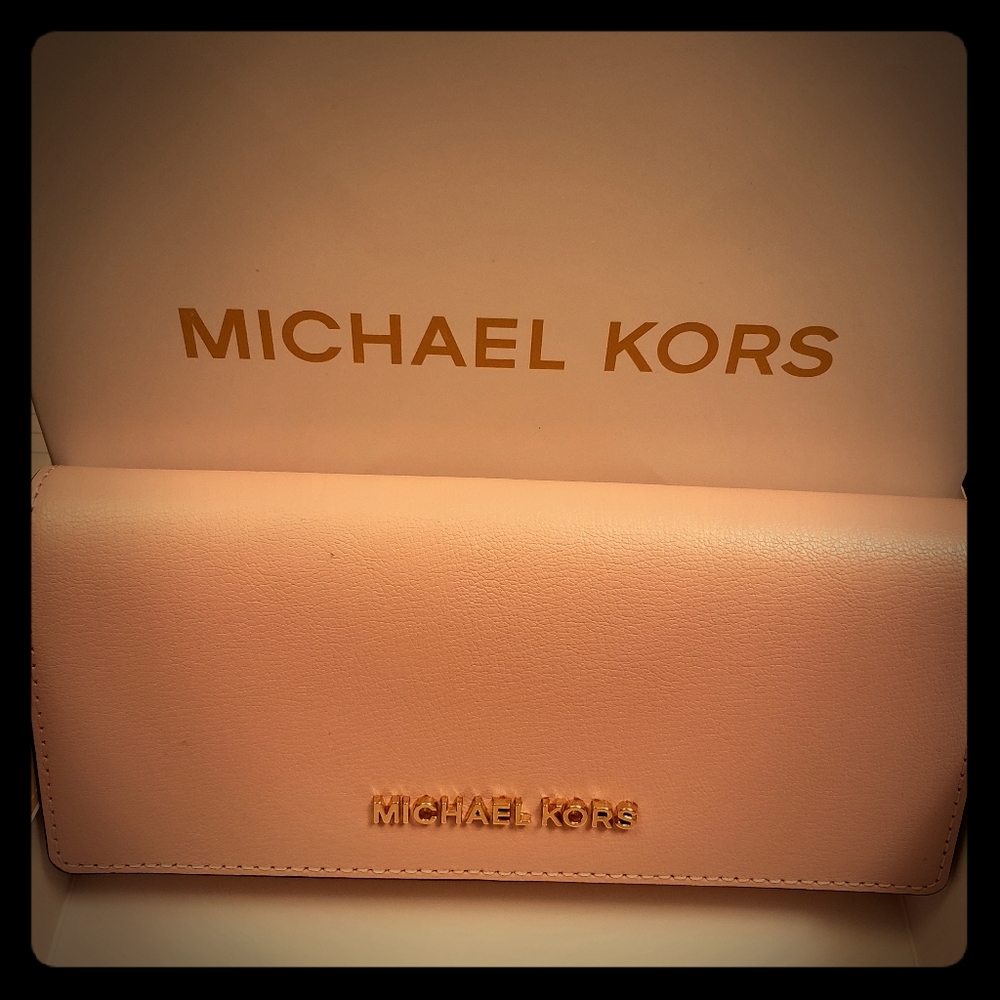 Michael Kors jet set carryall Wallet